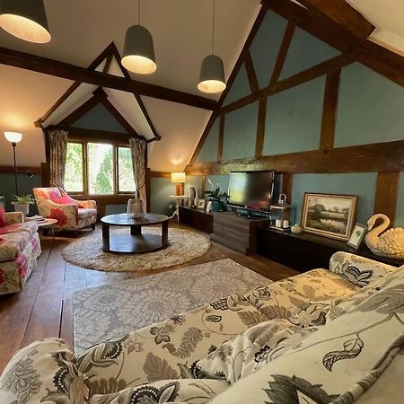 Stylish 2-Bed Cottage With Secure Parking Winforton Exteriör bild