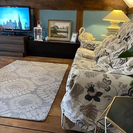 Stylish 2-Bed Cottage With Secure Parking Winforton Exteriör bild