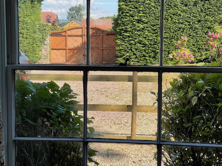 Stylish 2-Bed Cottage With Secure Parking Winforton Exteriör bild