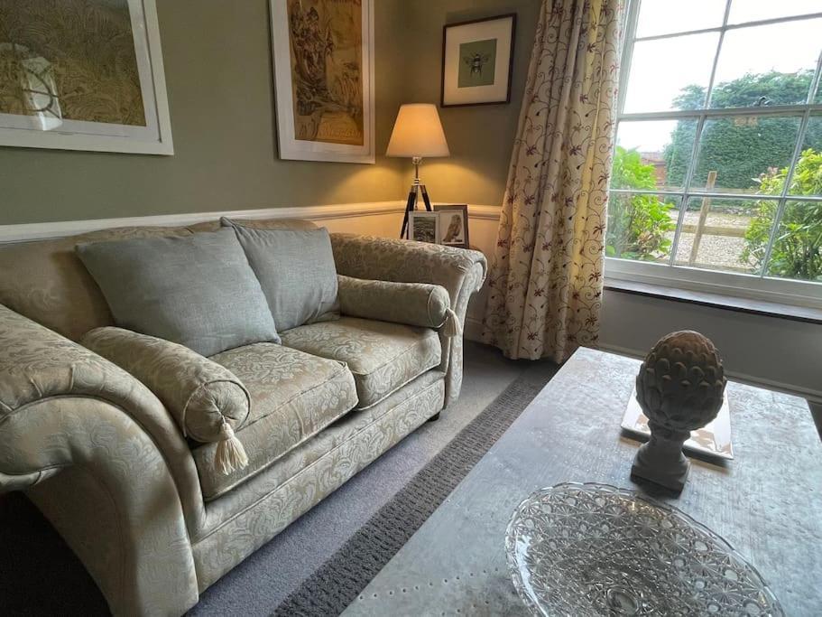 Stylish 2-Bed Cottage With Secure Parking Winforton Exteriör bild